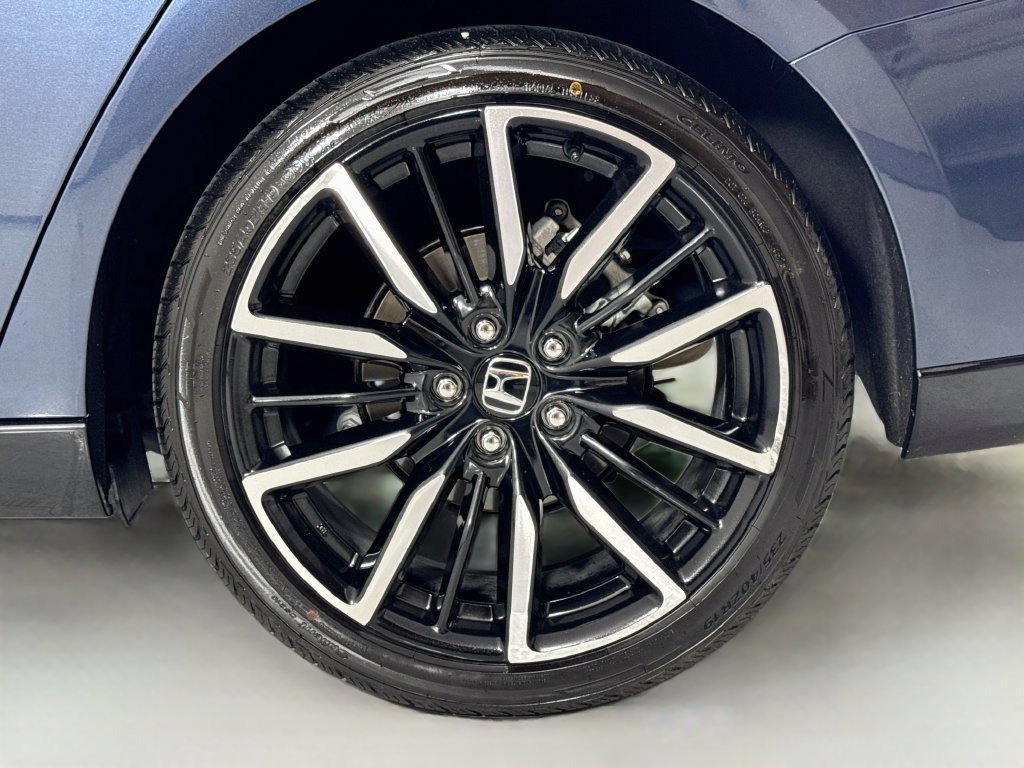 Used 2025 Honda Accord Touring image 10