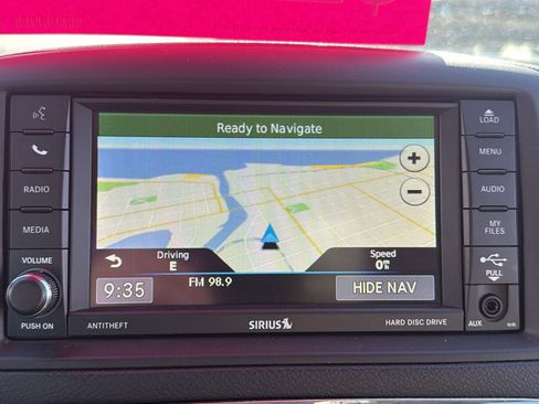 Used 2016 Chrysler Town & Country Touring-L w/ Driver Convenience Group image 16