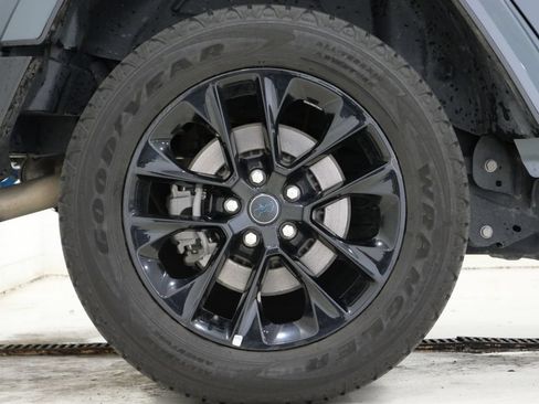 Used 2024 Jeep Wrangler Unlimited Sahara AWD/4WD image 10