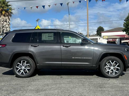 New 2025 Jeep Grand Cherokee L Limited w/ Trailer Tow Package image 3