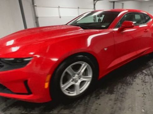 Certified 2022 Chevrolet Camaro LT RWD image 4