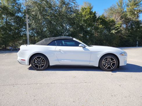 Used 2020 Ford Mustang Premium image 3