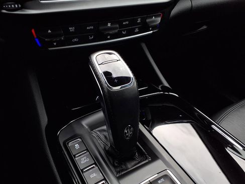 Used 2023 Maserati Levante Modena image 24