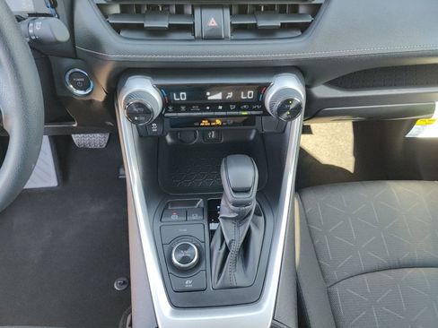 Used 2025 Toyota RAV4 XLE image 22