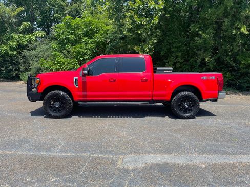 Used 2021 Ford F250 Lariat w/ Lariat Value Package AWD/4WD image 2