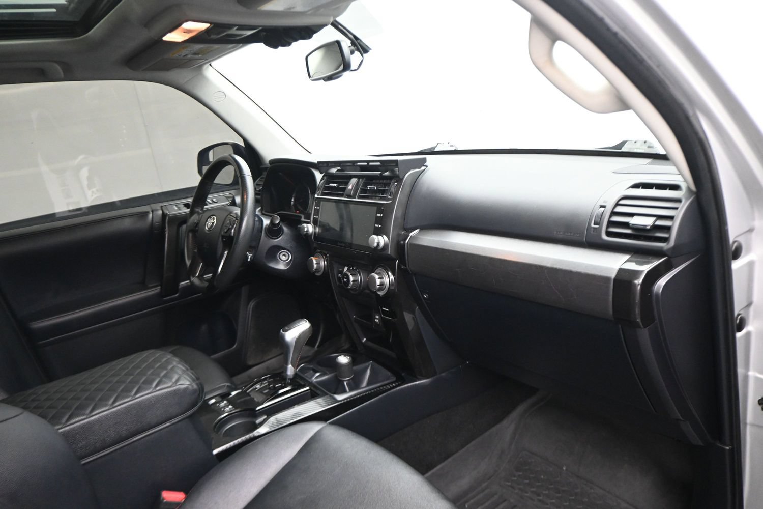 Used 2018 Toyota 4Runner TRD Off-Road Premium AWD/4WD image 22
