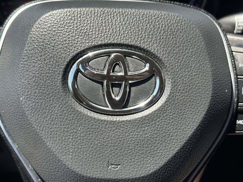 Used 2022 Toyota RAV4 XLE Premium FWD image 51