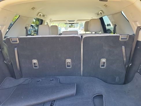 Used 2025 Nissan Pathfinder SV image 7