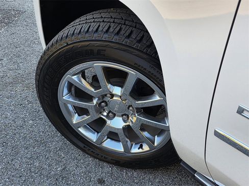 Used 2020 GMC Yukon XL Denali w/ Open Road Package image 39