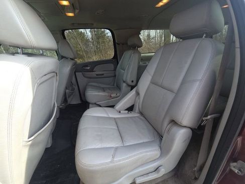 Used 2008 Chevrolet Suburban LT image 20