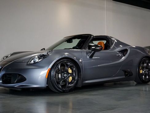 Used 2020 Alfa Romeo 4C Spider w/ Bright Package RWD image 44