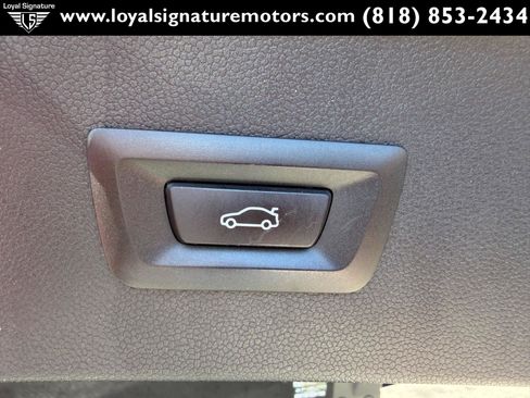 Used 2024 BMW iX xDrive50 w/ Premium Package AWD/4WD image 11