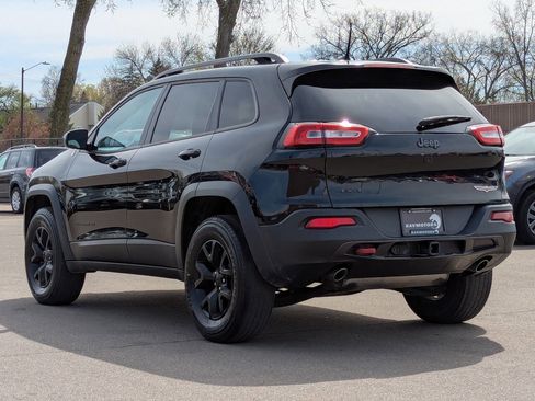 Used 2016 Jeep Cherokee Trailhawk w/ Cold Weather Group AWD/4WD image 7