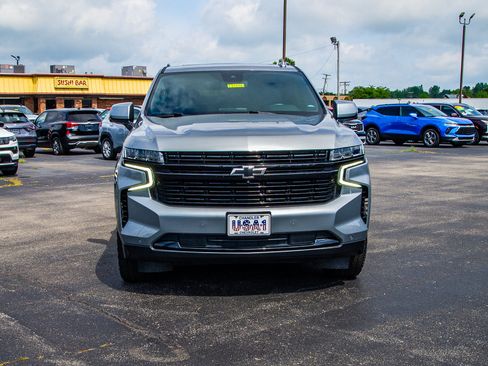 Used 2023 Chevrolet Suburban RST w/ Luxury Package AWD/4WD image 2