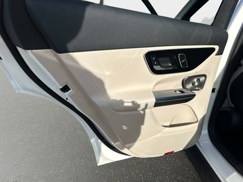 New 2026 Mercedes-Benz GLC 300 image 12