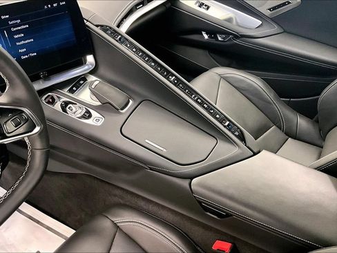 Used 2025 Chevrolet Corvette Stingray Preferred Conv w/ 2LT RWD image 16