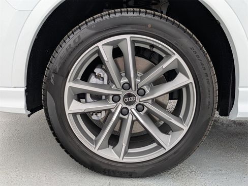 New 2025 Audi Q3 2.0T Premium image 13