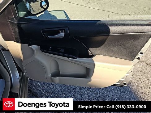 Used 2014 Toyota Camry LE image 20