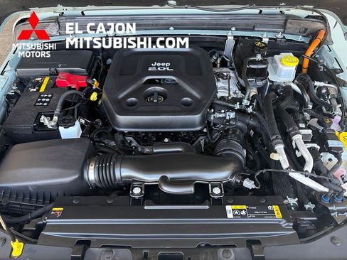 Used 2023 Jeep Wrangler Unlimited Sahara AWD/4WD image 23