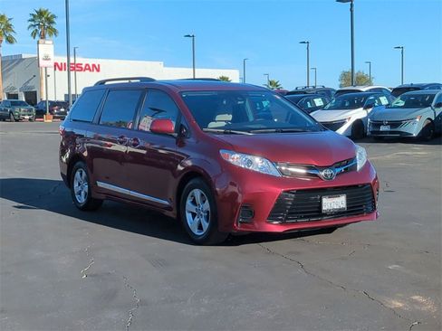 Used 2019 Toyota Sienna LE image 6