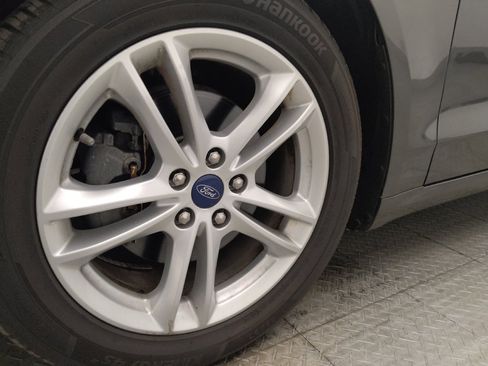 Used 2018 Ford Fusion SE FWD image 31