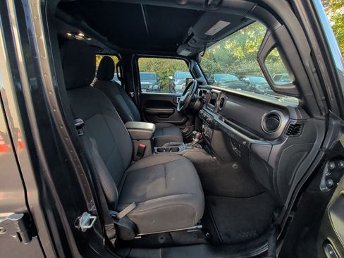 Used 2021 Jeep Wrangler Unlimited Sport image 17