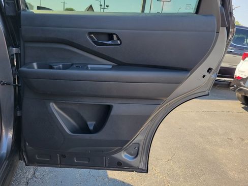 Used 2024 Nissan Pathfinder SV image 20