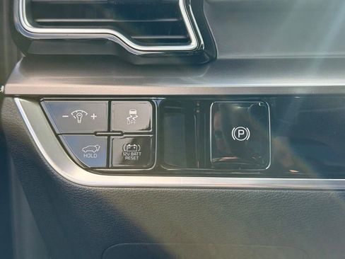 Used 2025 Kia Sportage EX w/ EX Premium Package image 18