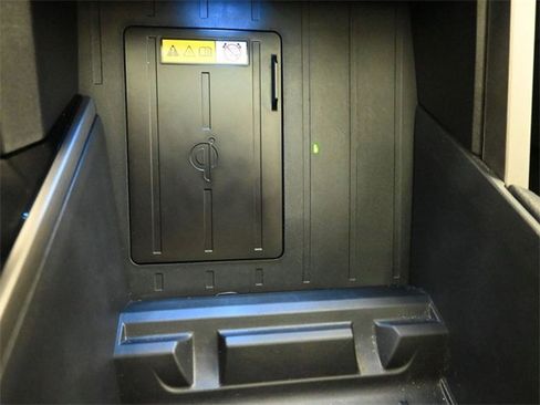 Used 2022 Toyota Tundra Limited image 32