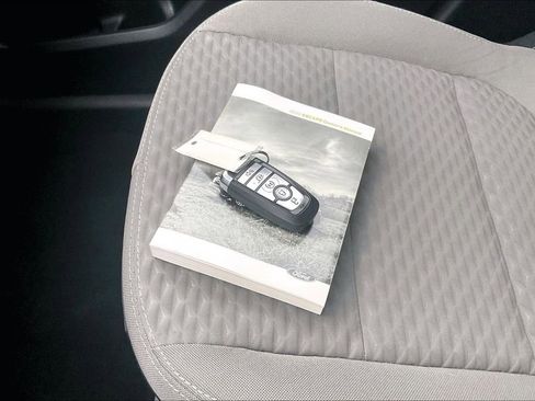 Used 2022 Ford Escape SE w/ SE Sport Appearance Package image 12