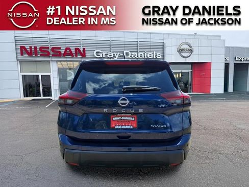 Used 2024 Nissan Rogue SV AWD/4WD image 6