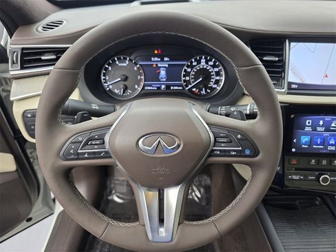 Used 2019 INFINITI QX50 Essential w/ Sensory Package image 18