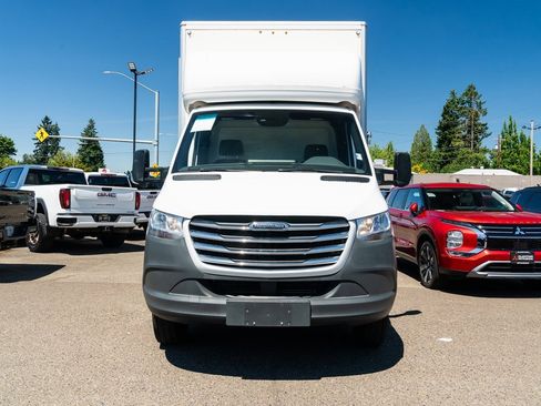 Used 2021 Nissan Rogue 3500 image 2