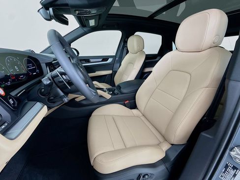 New 2026 Porsche Cayenne AWD/4WD image 5