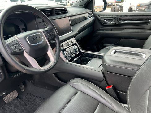 Used 2024 GMC Yukon XL Denali image 15