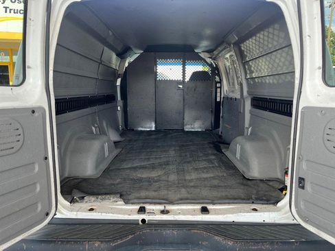 Used 2008 Ford E-350 and Econoline 350 Super Duty image 12