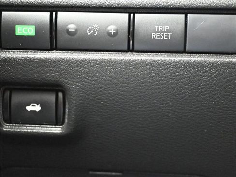 Used 2023 Nissan Sentra SV image 27