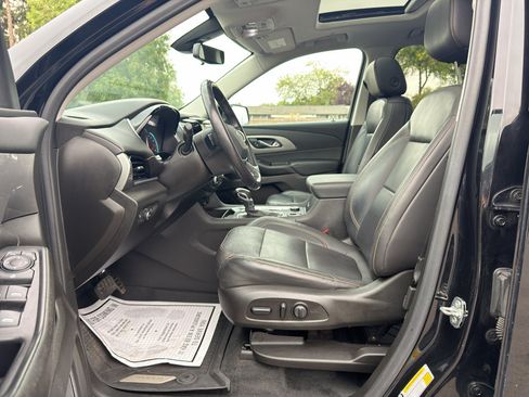 Used 2021 Chevrolet Traverse RS w/ LPO, Floor Liner Package AWD/4WD image 21