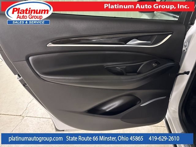 Used 2021 Buick Enclave Avenir w/ Avenir Technology Package FWD image 31
