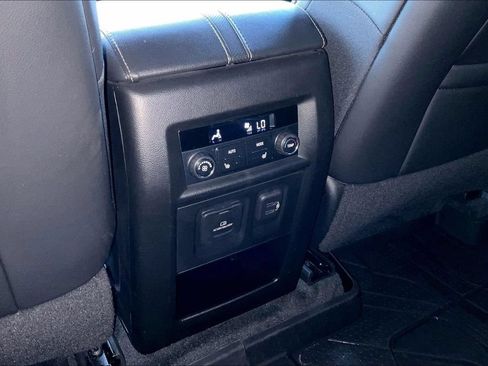 Used 2022 Chevrolet Traverse Premier w/ LPO, Floor Liner Package FWD image 34