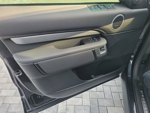 Certified 2024 Land Rover Discovery Dynamic SE image 23