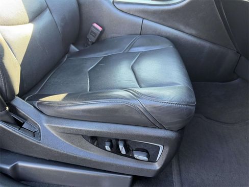 Used 2016 Cadillac Escalade Luxury image 11