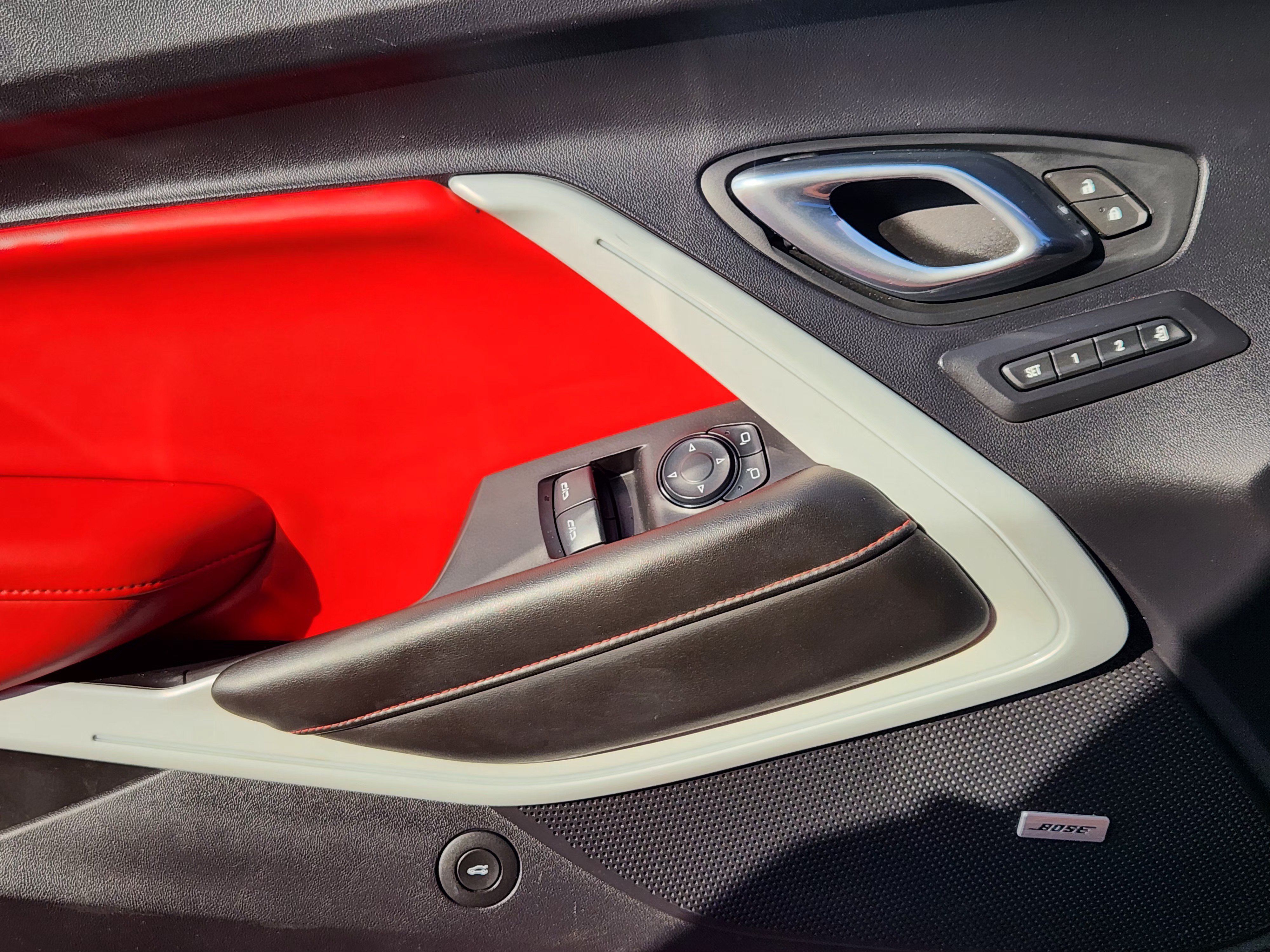 Used 2016 Chevrolet Camaro SS RWD image 23