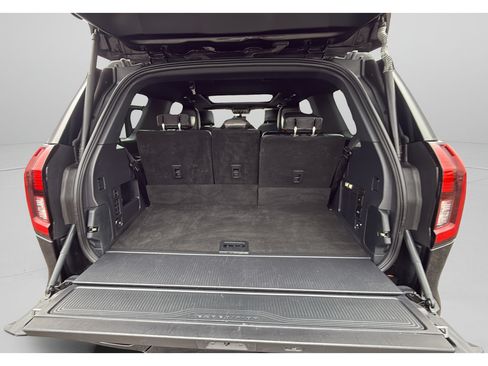 Used 2025 Ford Expedition Tremor AWD/4WD image 9