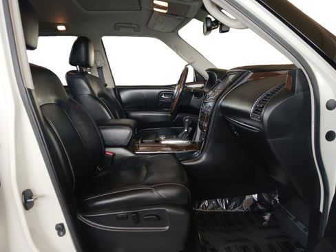 Used 2016 INFINITI QX80 4WD w/ Driver's Assistance Package image 15