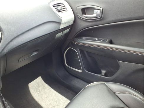 Used 2018 Jeep Compass Latitude w/ Popular Equipment Group AWD/4WD image 23