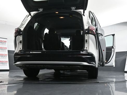 Used 2023 Toyota Sienna XSE image 47