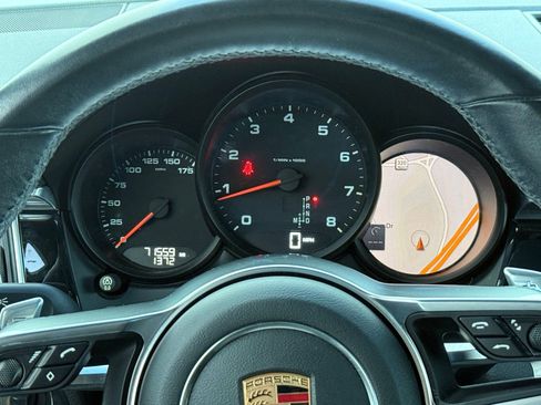 Used 2018 Porsche Macan Sport Edition image 20