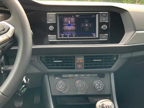 Used 2024 Volkswagen Jetta S image 7