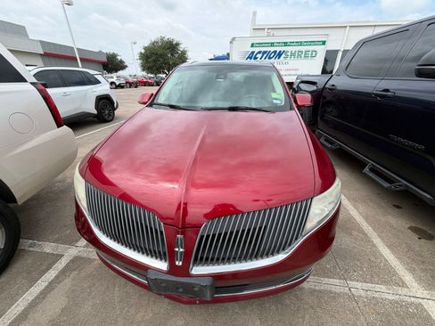 Used 2014 Lincoln MKT AWD w/ Equipment Group 201A image 3